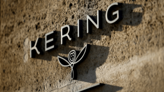 Удар по Kering: Почему акции владельца Gucci и Balenciaga обрушились на €1 млрд за день?