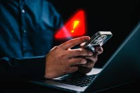 Опасные приложения для оплаты ЖКХ: новая схема мошенничества в России