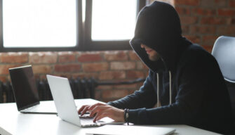 Как защитить свои финансовые активы от угроз на нестабильных рынках Советы по безопасности и защите от мошенников