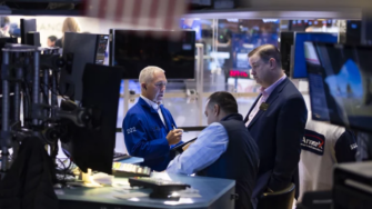 Иностранные инвесторы активизировали покупку российских активов: как обходят санкции и что это значит для рынка