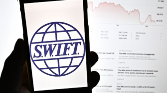 Некоторые российские банки могут вновь получить доступ к системе SWIFT: что это значит и как это повлияет на экономику