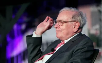 Уоррен Баффетт отказался от акций банков в пользу «секретных» инвестиций и наращивает кэш