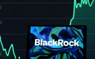 BlackRock поставила рекорд: активы под управлением достигли $12,5 трлн на фоне рыночной волатильности