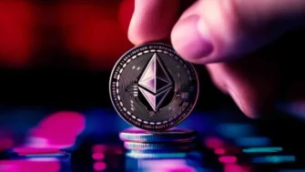 Эфир на грани роста: почему инвесторы массово выводят ETH с бирж