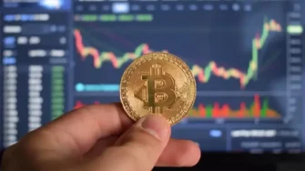 BTC восстанавливается, но биткоин-фонды продолжают фиксировать отток